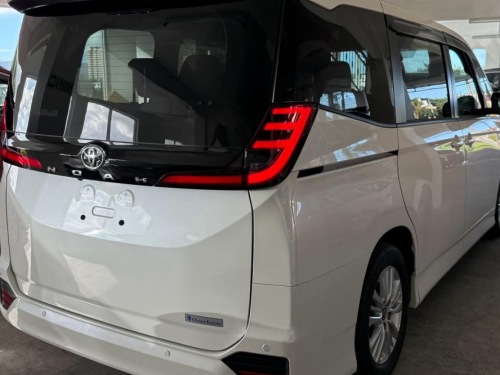 Toyota Noah S-G in Mauritius