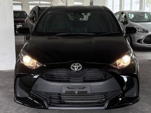Toyota Yaris X 990cc in Mauritius