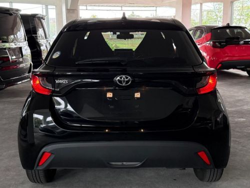 Toyota Yaris X 990cc in Mauritius