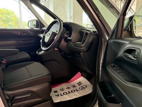 Toyota Noah X in Mauritius