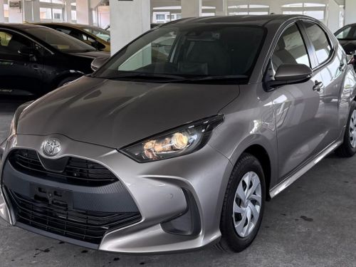 Toyota Yaris X 990cc in Mauritius