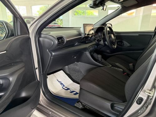 Toyota Yaris X 990cc in Mauritius