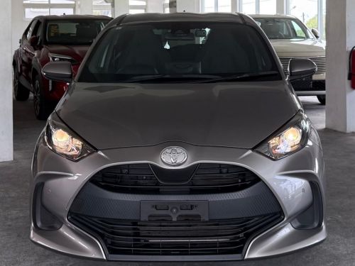 Toyota Yaris X 990cc in Mauritius