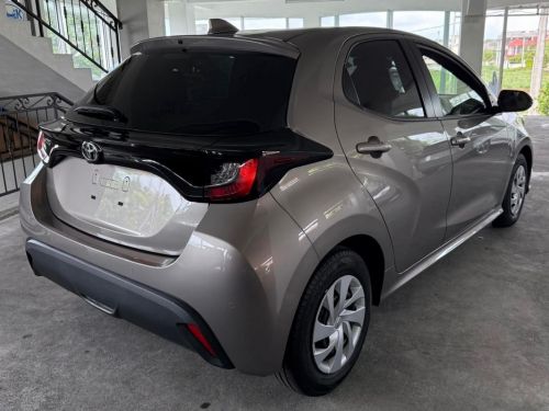 Toyota Yaris X 990cc in Mauritius