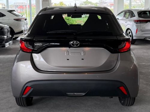 Toyota Yaris X 990cc in Mauritius