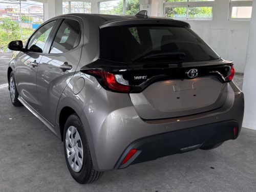 Toyota Yaris X 990cc in Mauritius