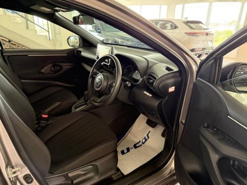 Toyota Yaris X 990cc in Mauritius