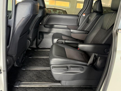Toyota Noah S-Z in Mauritius
