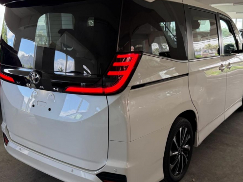Toyota Noah S-Z in Mauritius