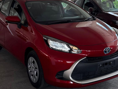 Toyota Aqua G Hybrid in Mauritius