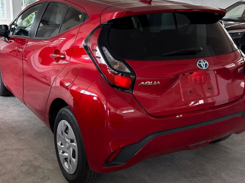 Toyota Aqua G Hybrid in Mauritius