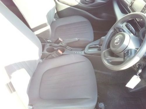 Toyota Yaris HYBRID X in Mauritius