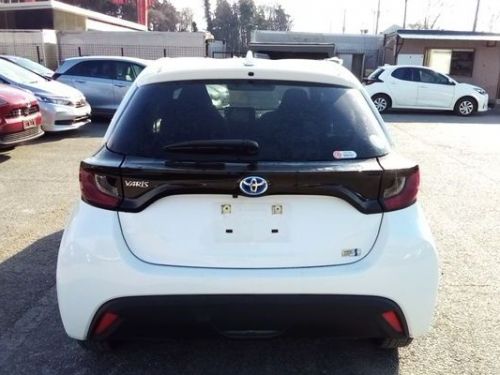 Toyota Yaris HYBRID X in Mauritius