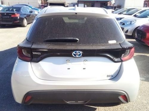 Toyota Yaris HYBRID X in Mauritius