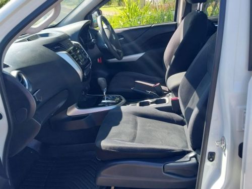 Nissan Navara 4X2 Double cab in Mauritius