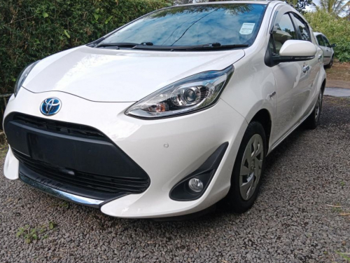 Toyota AQUA [HYBRID] in Mauritius