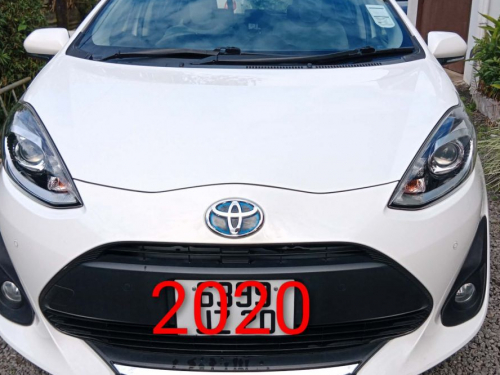 Toyota AQUA [HYBRID] in Mauritius