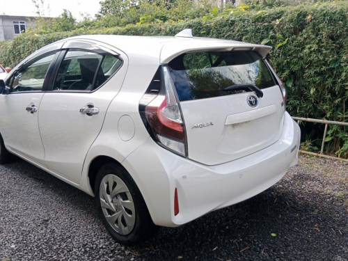 Toyota AQUA [HYBRID] in Mauritius