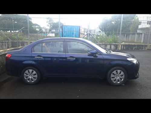 Toyota Corolla axio grade G in Mauritius