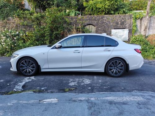 BMW 330i in Mauritius