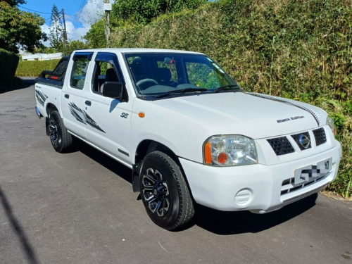 Used Nissan NAVARA for sale in Eaux Coulée