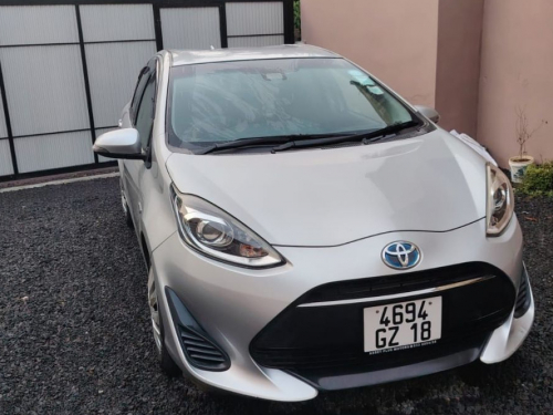 Used Toyota AQUA for sale in Beau Bassin