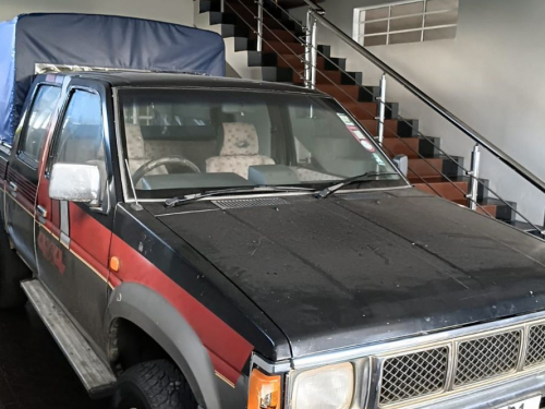 Nissan Hardbody 4x4 in Mauritius