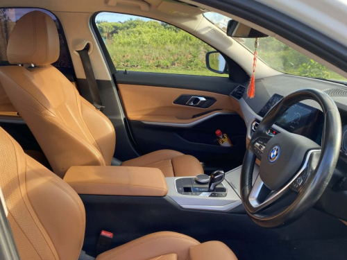 BMW 330e PLUG IN HYBRID G20 in Mauritius