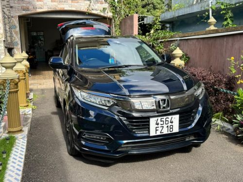 Pre-owned Honda Vezel for sale in 