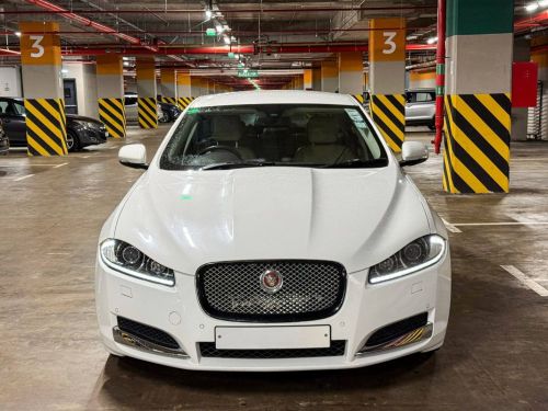 Jaguar XF Premium 2.0T in Mauritius
