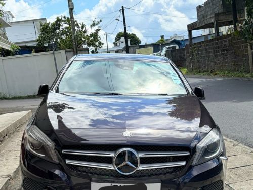 Pre-owned Mercedes-Benz A180 for sale in 