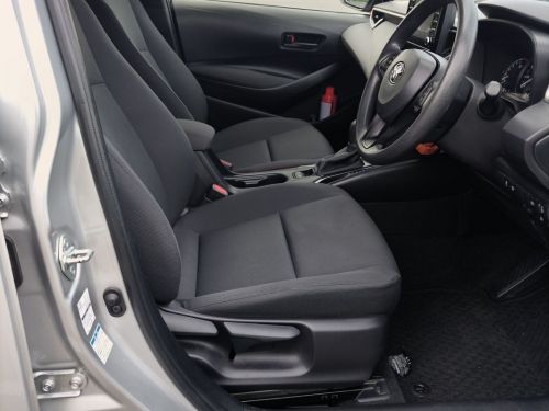 Toyota COROLLA TOURING 1.8 HYBRID in Mauritius