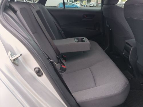 Toyota COROLLA TOURING 1.8 HYBRID in Mauritius