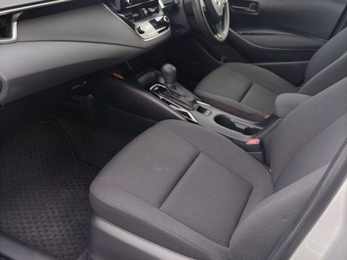 Toyota COROLLA TOURING 1.8 HYBRID in Mauritius